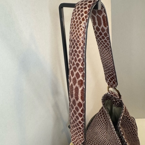 G.I.L.I.Snake Fringe Stirrup Shoulder Red/Brown Patent Suede Bag. - Picture 6 of 14